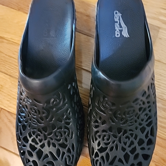 Dansko Pippa Clogs - Picture 2 of 8